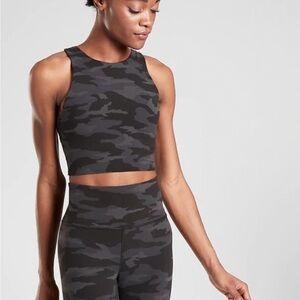 Athleta Conscious Crop Tank A-C in Camo sz M